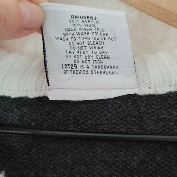 Lot 29 Sweater Vintage White with Black Text Men's Size XL - Picture 9 of 12